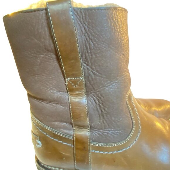 Frye Celia Short Size 9 B  Brown Leather Shearling Lined Boot  Chelsea Pull On - Picture 13 of 16